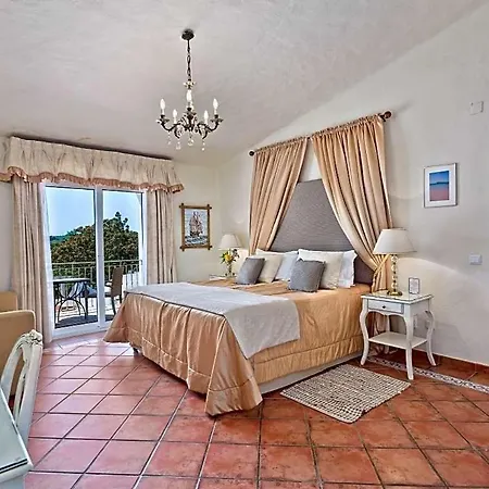 Valverde Sleeps 21 Pool Air Con Wifi